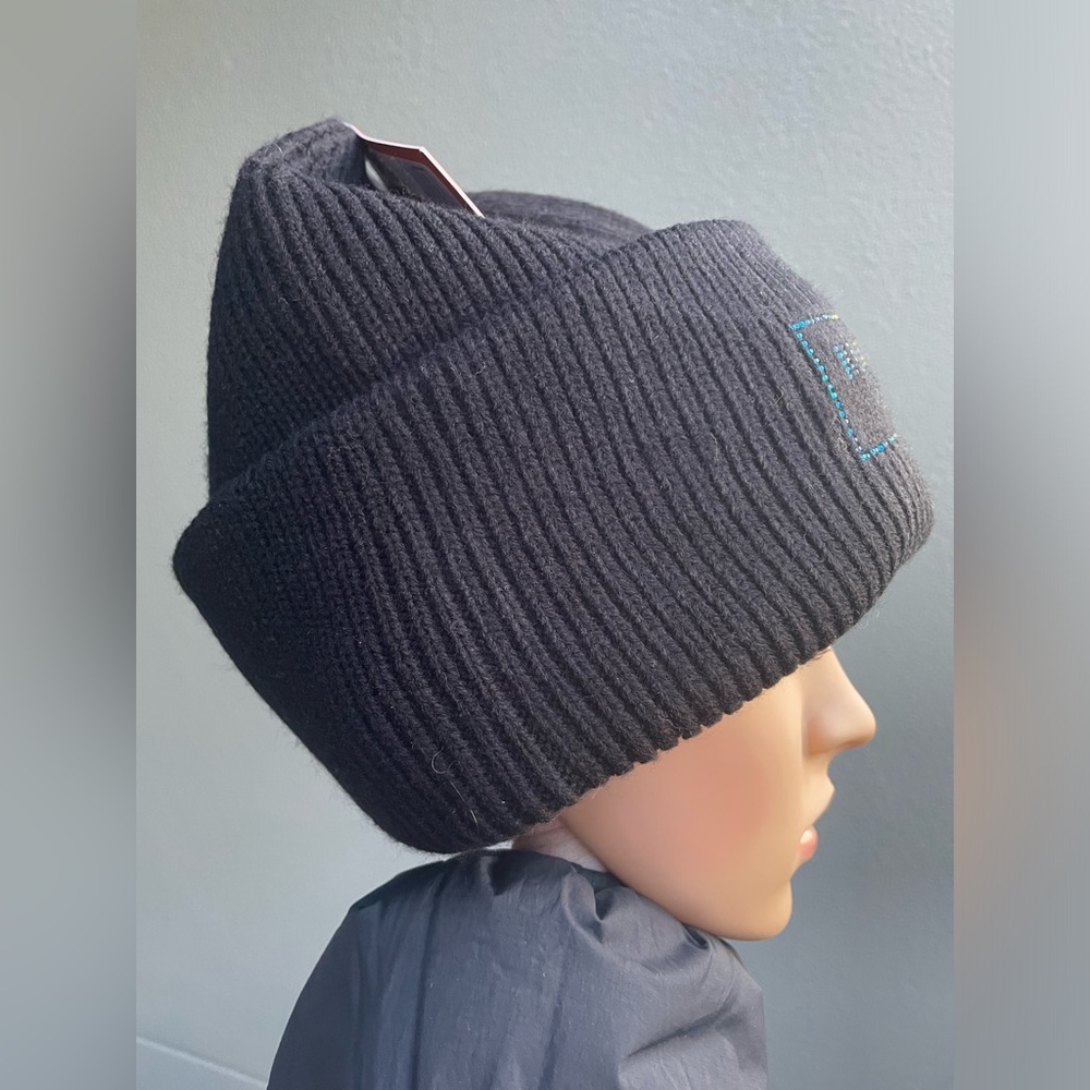Kurt Geiger Women Black Beanie.
NWT - Picture 15 of 17
